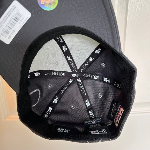 Boston Red Sox New Era 2018 World Series Champion Locker 39THIRTY Flex Hat - Picture 13 of 13